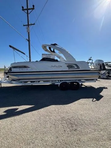 Slide: The Image of Avalon Excalibur Carbon Series Elite Windshield w/ 400HP 2025 - 3