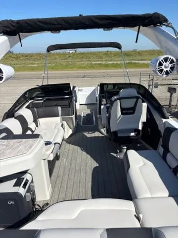 Slide: The Image of Avalon Excalibur Carbon Series Elite Windshield w/ 400HP 2025 - 8