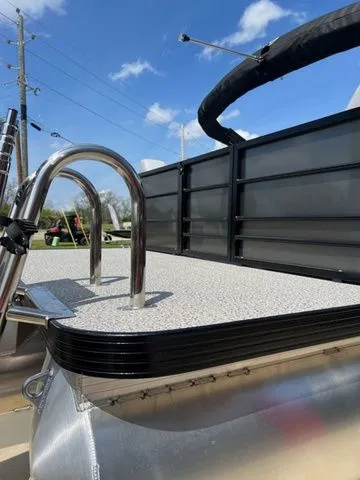 Slide: The Image of Veranda VISTA VIEW 22XRC 2026 - 11