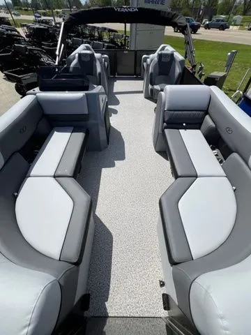 Slide: The Image of Veranda VISTA VIEW 22XRC 2026 - 4