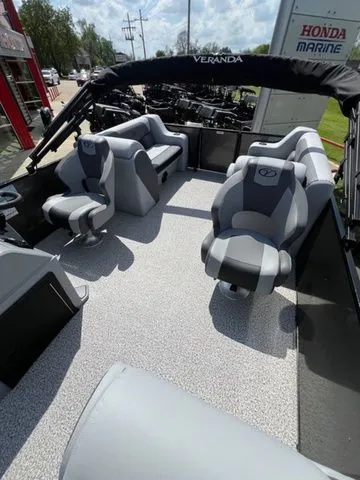 Slide: The Image of Veranda VISTA VIEW 22XRC 2026 - 5