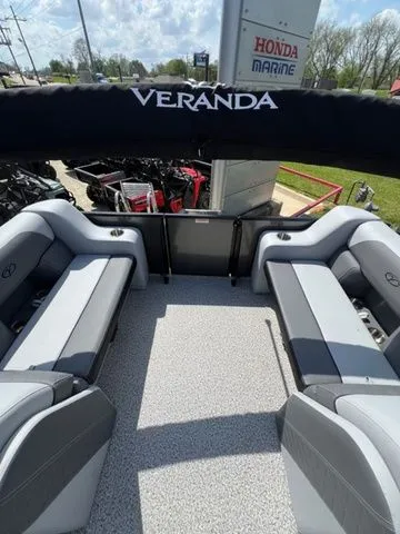 Slide: The Image of Veranda VISTA VIEW 22XRC 2026 - 6