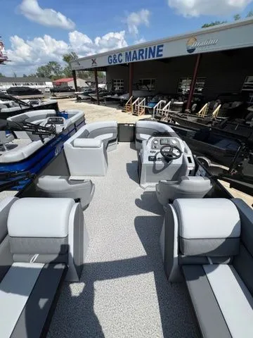 Slide: The Image of Veranda VISTA VIEW 22XRC 2026 - 8