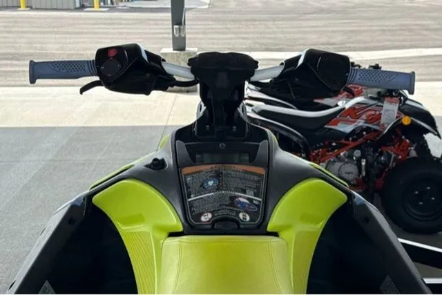 Slide: The Image of Sea-Doo Spark® Trixx™ for 3 Rotax® 900 ACE™ - 90 iBR 2024 - 30