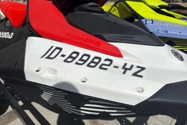 Slide: The Image of Sea-Doo PWC SPARK TRIXX 90 AUD WH 3UP IBR 25 2025 - 10