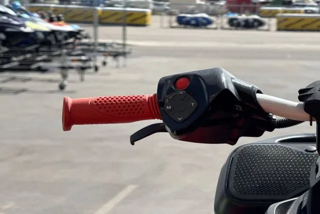 Slide: The Image of Sea-Doo PWC SPARK TRIXX 90 AUD WH 3UP IBR 25 2025 - 33