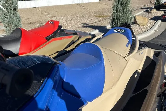 Slide: The Image of Sea-Doo Wake 2025 - 10