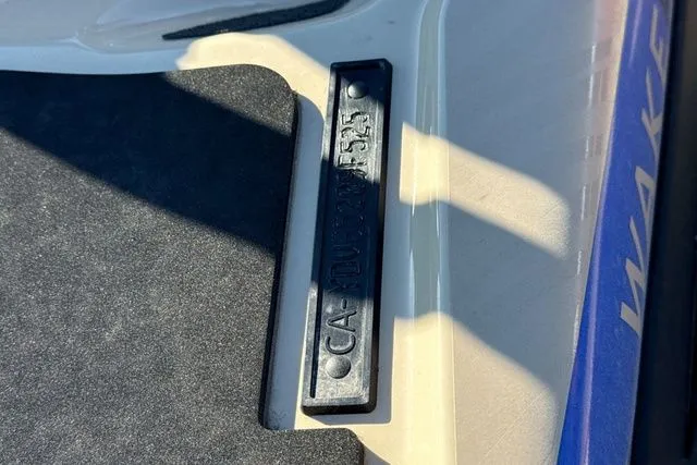 Slide: The Image of Sea-Doo Wake 2025 - 17