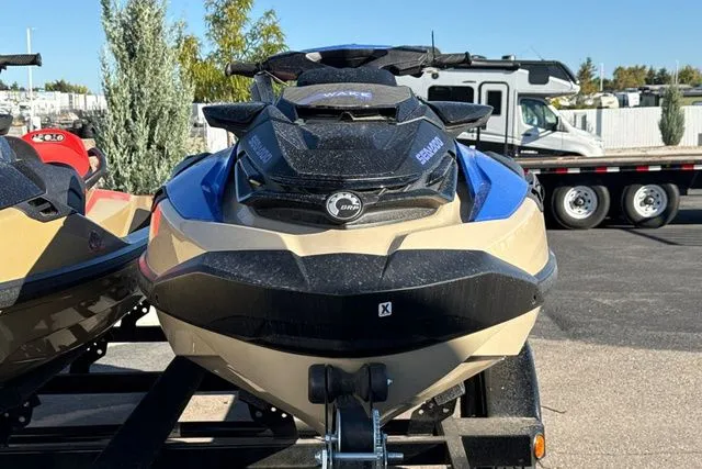 Slide: The Image of Sea-Doo Wake 2025 - 3