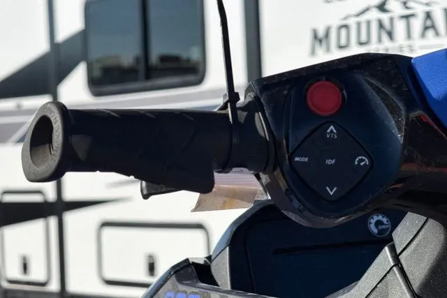 Slide: The Image of Sea-Doo Wake 2025 - 31