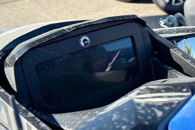 Slide: The Image of Sea-Doo Wake 2025 - 32