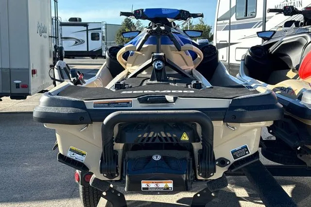 Slide: The Image of Sea-Doo Wake 2025 - 4