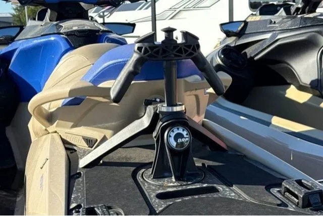 Slide: The Image of Sea-Doo Wake 2025 - 45