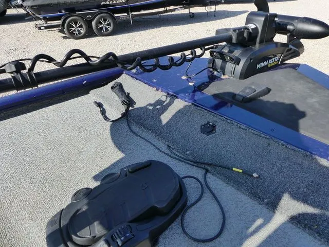 Slide: The Image of Tracker Pro 170 2019 - 14