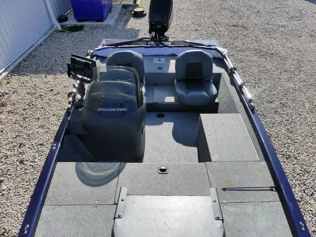 Slide: The Image of Tracker Pro 170 2019 - 15