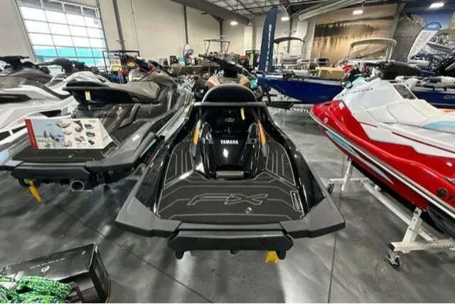 Slide: The Image of Yamaha FX Cruiser HO 2025 - 21