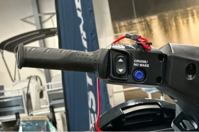 Slide: The Image of Yamaha FX Cruiser HO 2025 - 31