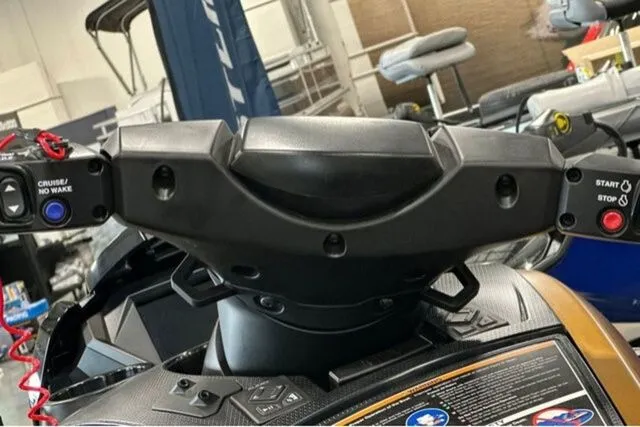 Slide: The Image of Yamaha FX Cruiser HO 2025 - 32