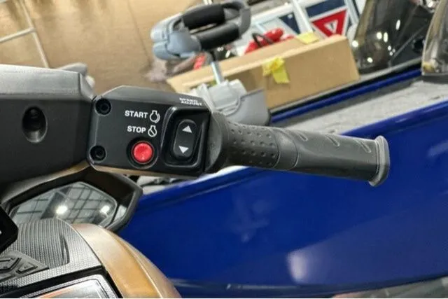 Slide: The Image of Yamaha FX Cruiser HO 2025 - 33