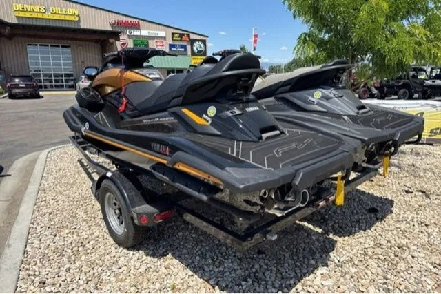 Slide: The Image of Yamaha FX Cruiser HO 2025 - 5