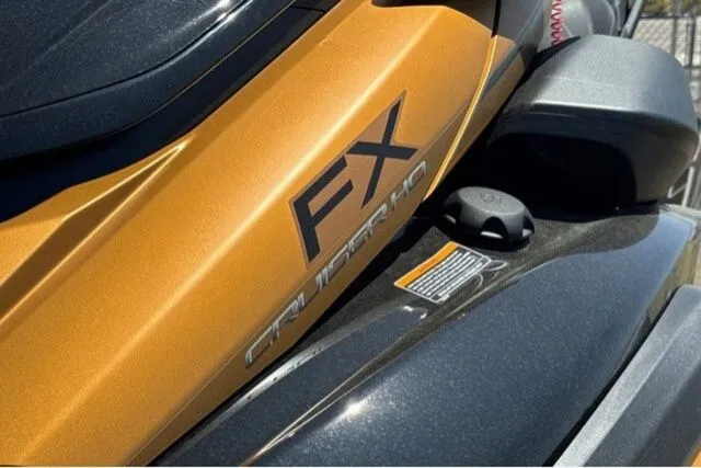 Slide: The Image of Yamaha FX Cruiser HO 2025 - 6