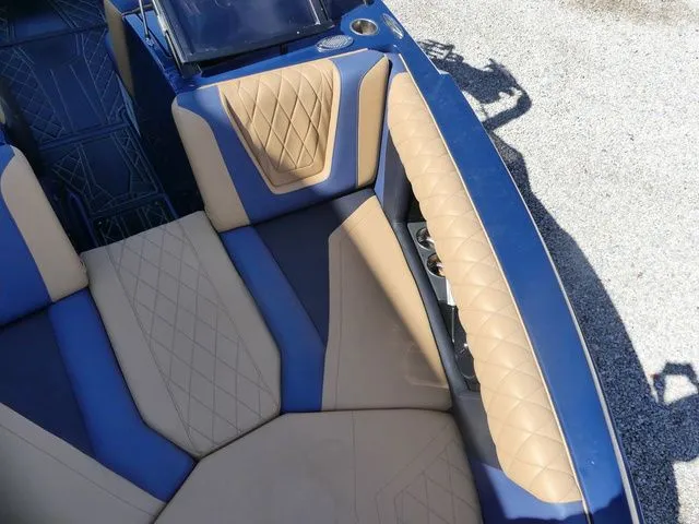 Slide: The Image of Tigé 25ZX 2022 - 11