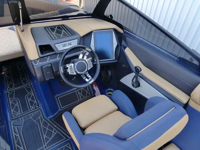 Slide: The Image of Tigé 25ZX 2022 - 13