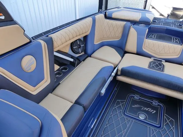 Slide: The Image of Tigé 25ZX 2022 - 16