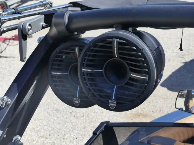 Slide: The Image of Tigé 25ZX 2022 - 20