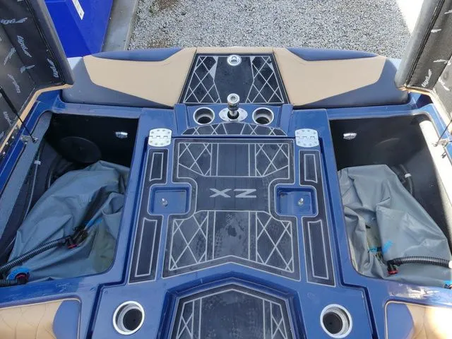 Slide: The Image of Tigé 25ZX 2022 - 21