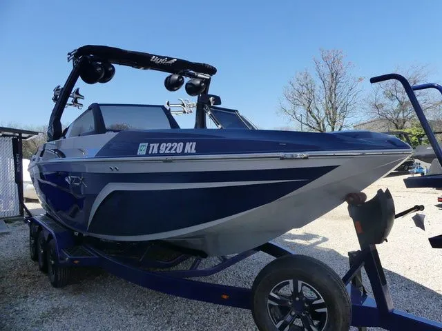 Slide: The Image of Tigé 25ZX 2022 - 7