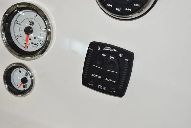 Slide: The Image of Key West 189 FS W/ T-Top 2024 - 33