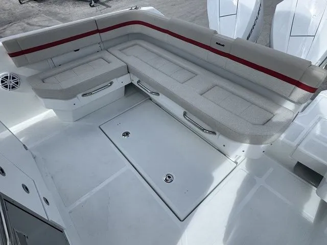 Slide: The Image of Wellcraft 28 T-Top 2026 - 11