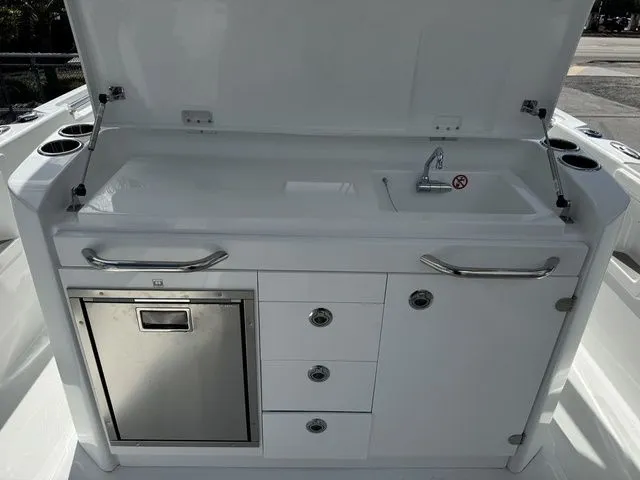 Slide: The Image of Wellcraft 28 T-Top 2026 - 14