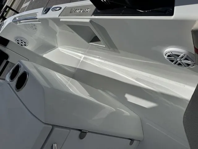 Slide: The Image of Wellcraft 28 T-Top 2026 - 15