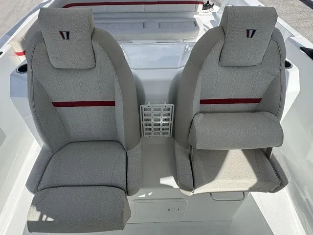 Slide: The Image of Wellcraft 28 T-Top 2026 - 28