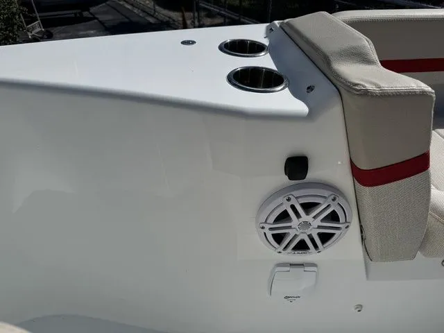 Slide: The Image of Wellcraft 28 T-Top 2026 - 31