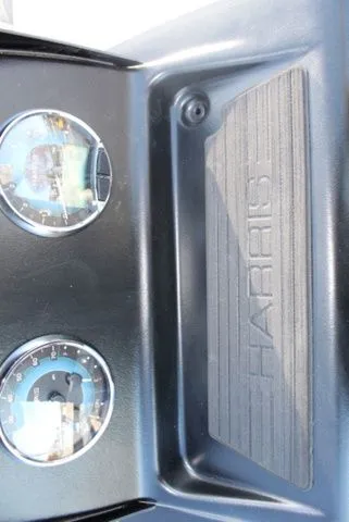 Slide: The Image of Harris Breeze 230 CW 2026 - 16