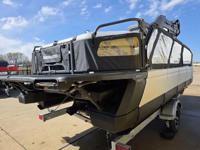 Slide: The Image of Sea-Doo Switch Sport™ 21 - 300 Hp Galvanized 2026 - 3