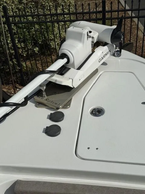 Slide: The Image of Garmin equipment on Sea Hunt Ultra 265 SE boat, 2025 model. - 12