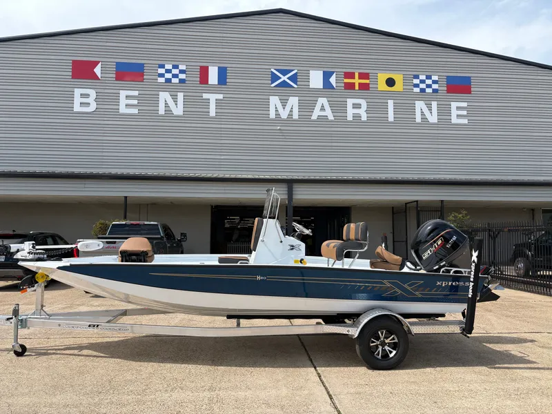 The Image of 2026 Xpress H20B Hyper-Lift Bay boat at Bent Marine. - 1