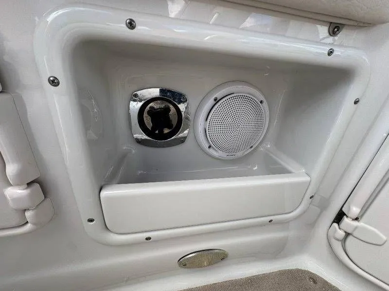 Slide: The Image of Crownline Boats 250 CR 2008 - 15