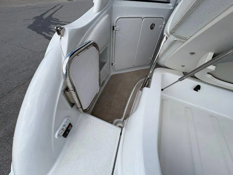 Slide: The Image of Crownline Boats 250 CR 2008 - 17