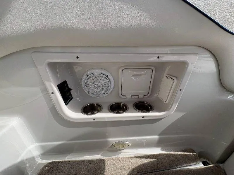 Slide: The Image of Crownline Boats 250 CR 2008 - 34