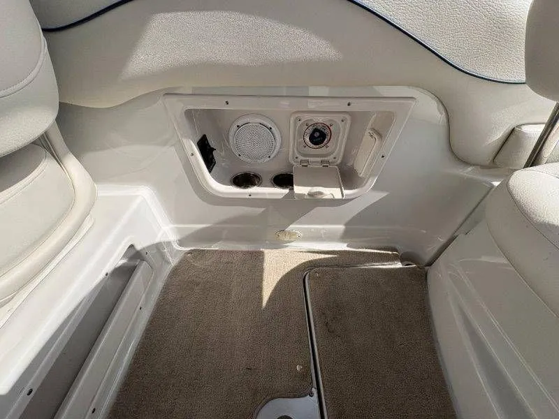 Slide: The Image of Crownline Boats 250 CR 2008 - 41