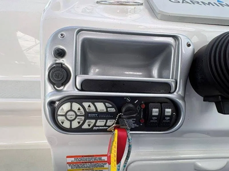 Slide: The Image of Crownline Boats 250 CR 2008 - 56