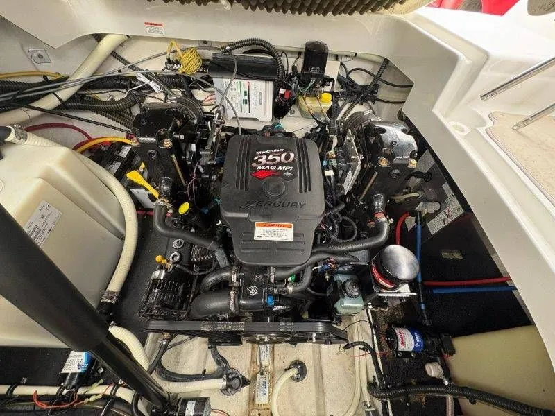 Slide: The Image of Crownline Boats 250 CR 2008 - 73