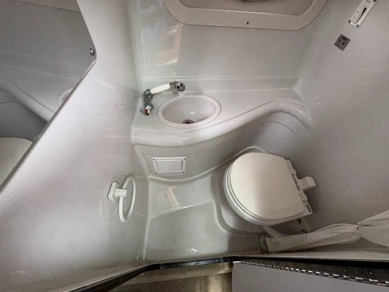 Slide: The Image of Crownline Boats 250 CR 2008 - 76