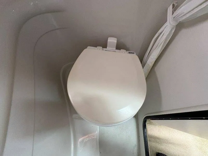 Slide: The Image of Crownline Boats 250 CR 2008 - 79