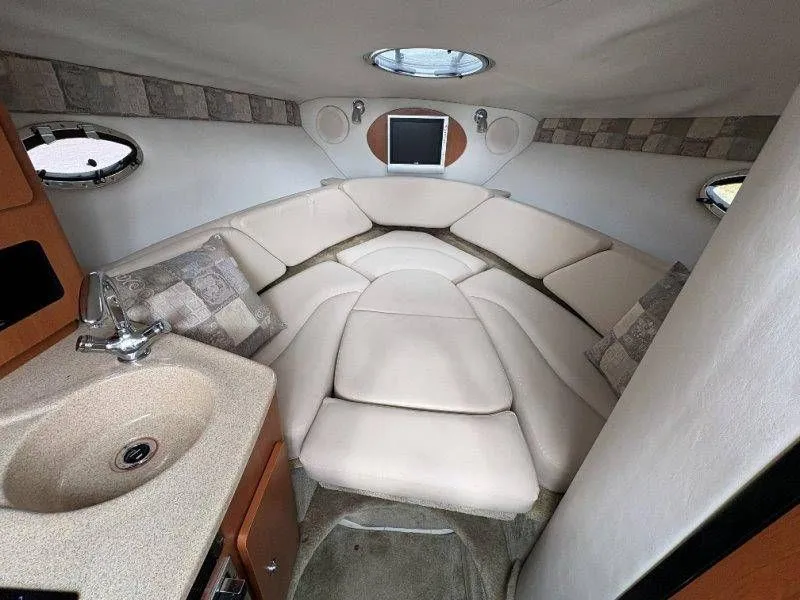 Slide: The Image of Crownline Boats 250 CR 2008 - 86